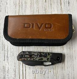 Couteaux Divo Stout 80s Camo en carbone BW avec lame en acier 20CV et dos en Timascus