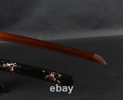 Électroplacage d'un sabre japonais rouge de samouraï katana en acier au carbone plié pour la pratique
