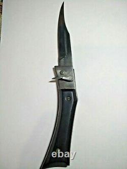 Vieux Couteau De Poche Pliant De La Zone Semi-automatique De L'urss La Seule Copie